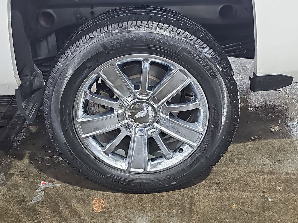 Used 2018 Chevrolet Silverado 1500 High Country image 39