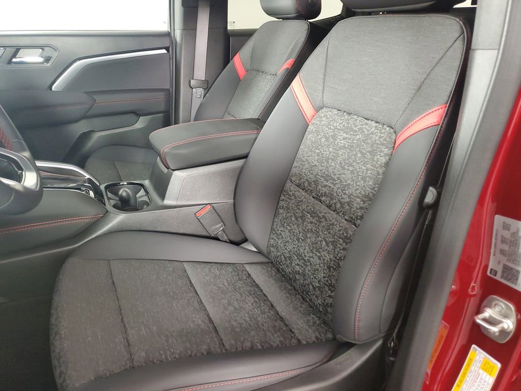 Used 2024 Chevrolet Colorado Z71 w/ LPO, Dark Essentials Package image 12