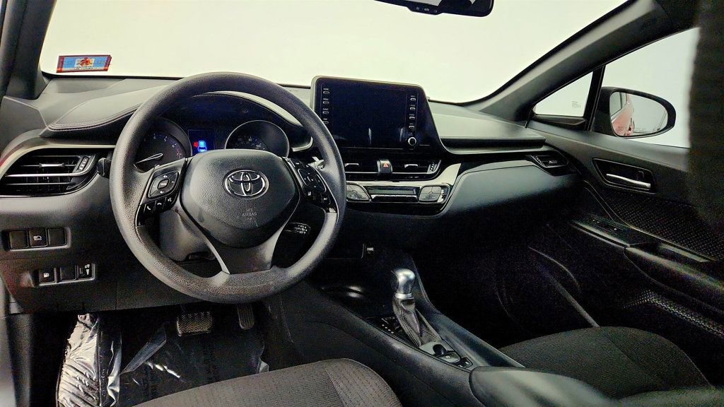 Used 2019 Toyota C-HR LE FWD image 12