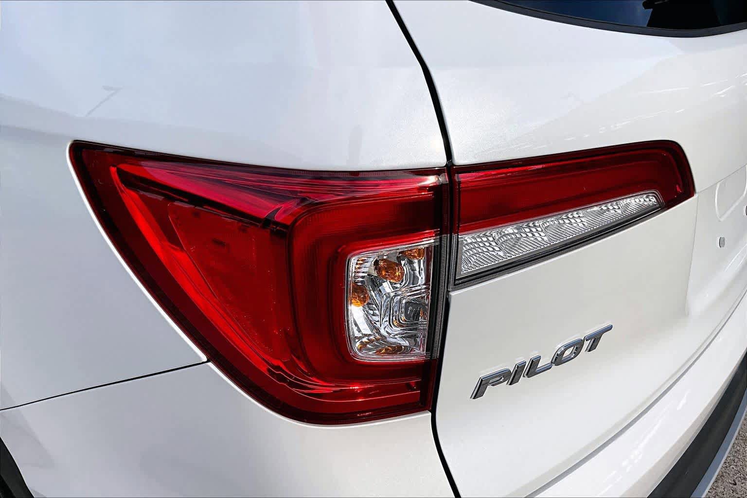 Used 2021 Honda Pilot Elite image 29