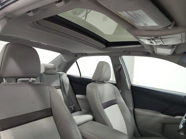 Used 2013 Toyota Camry XLE image 9