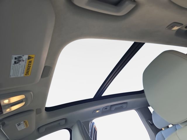 Used 2024 Volvo XC90 T8 Ultimate w/ Lounge Package image 33