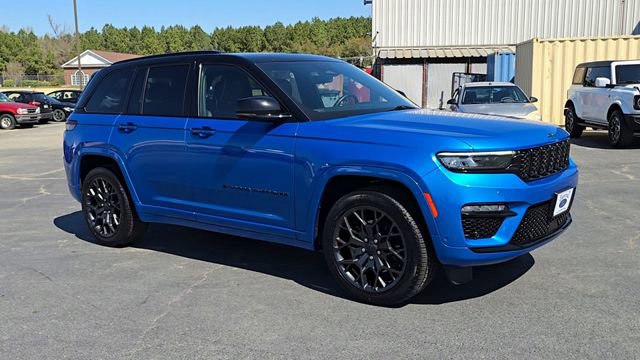 Used 2023 Jeep Grand Cherokee Summit AWD/4WD image 9