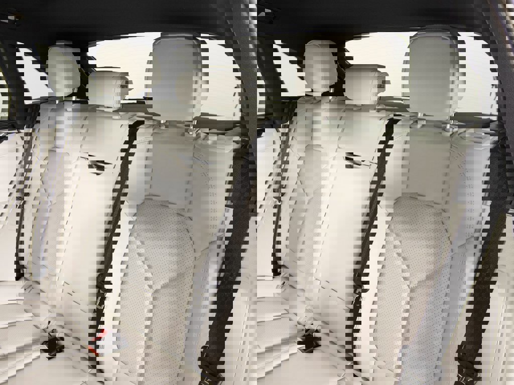 New 2026 Porsche Macan S image 35