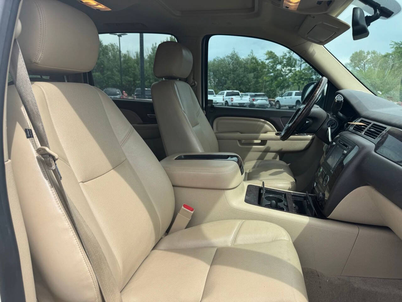 Used 2013 GMC Yukon XL Denali AWD/4WD image 16