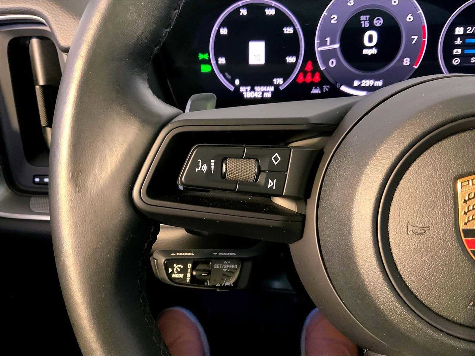 Certified 2024 Porsche Cayenne Coupe image 27