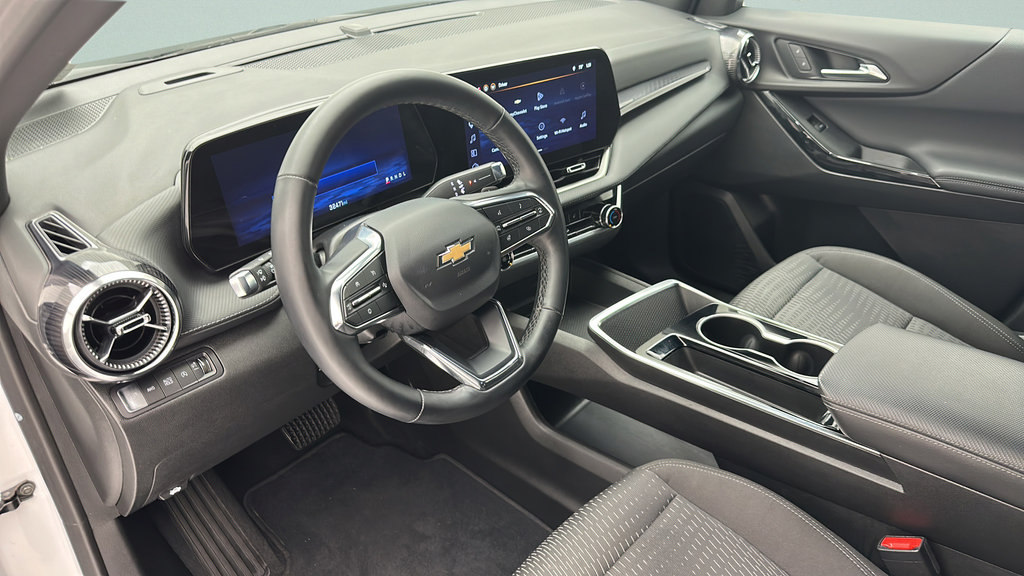 Used 2025 Chevrolet Equinox LT AWD/4WD image 11