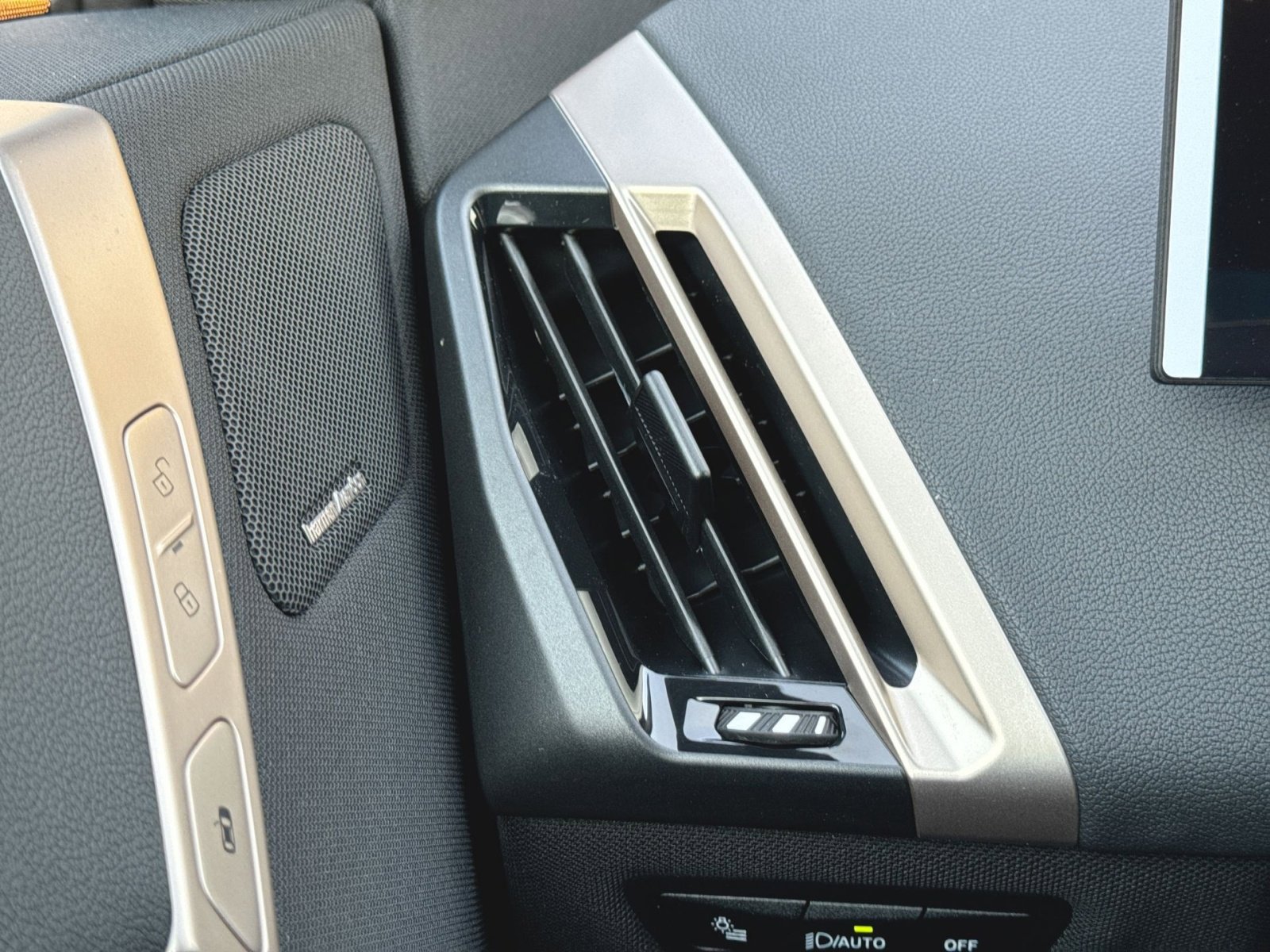 New 2026 BMW iX xDrive45 image 22
