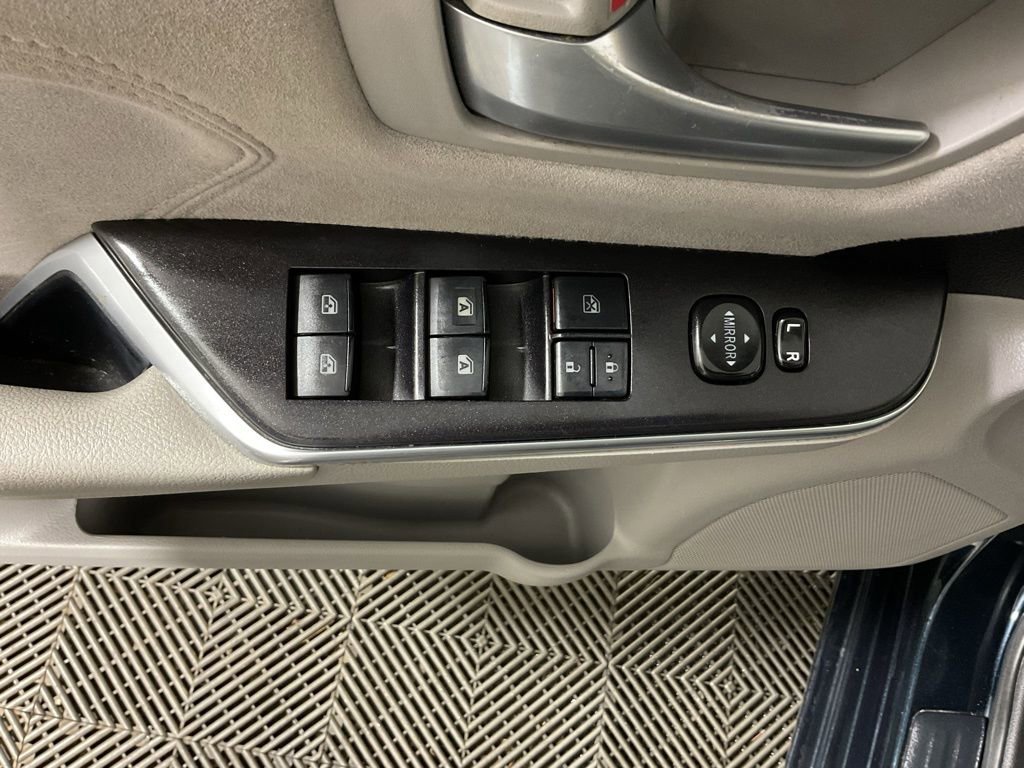 Used 2016 Toyota Camry XSE image 14