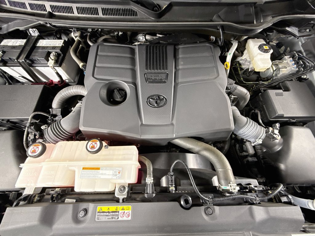 Used 2023 Toyota Tundra Limited AWD/4WD image 38