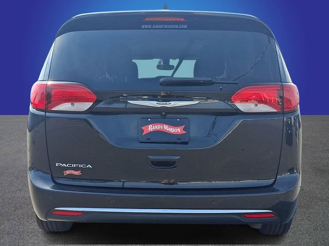 Used 2018 Chrysler Pacifica Touring-L image 5
