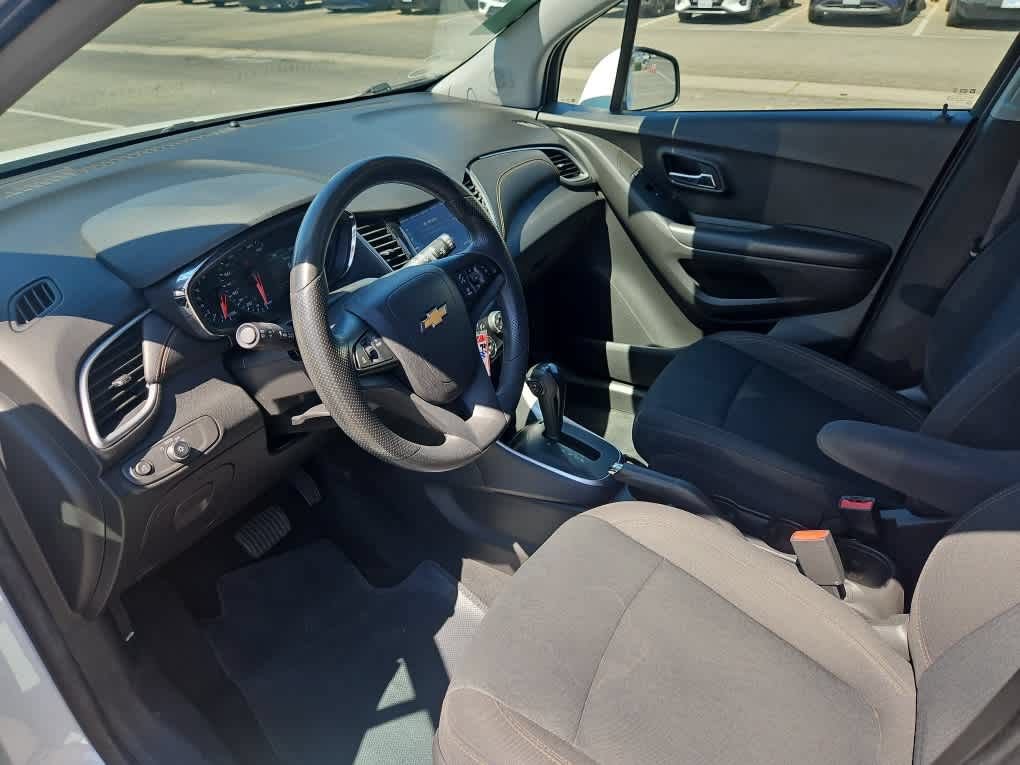 Used 2022 Chevrolet Trax LS w/ Tint and Cruise Package AWD/4WD image 14