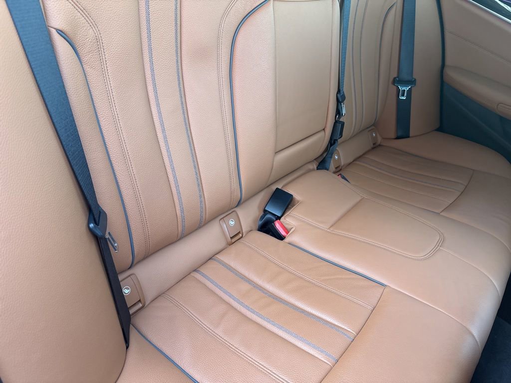 Used 2022 BMW 540i xDrive image 35