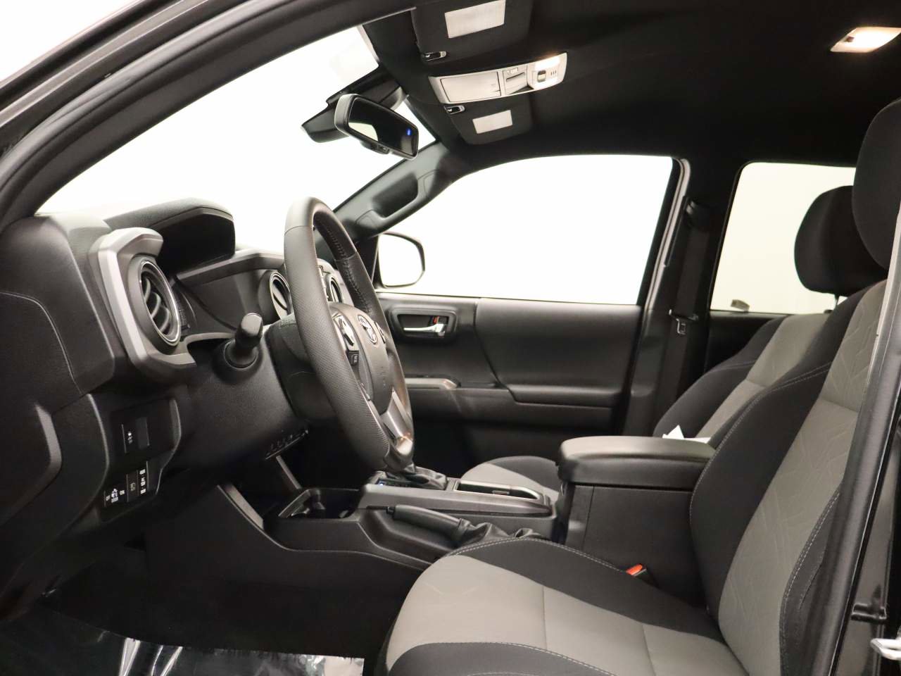 Used 2022 Toyota Tacoma TRD Off-Road image 15