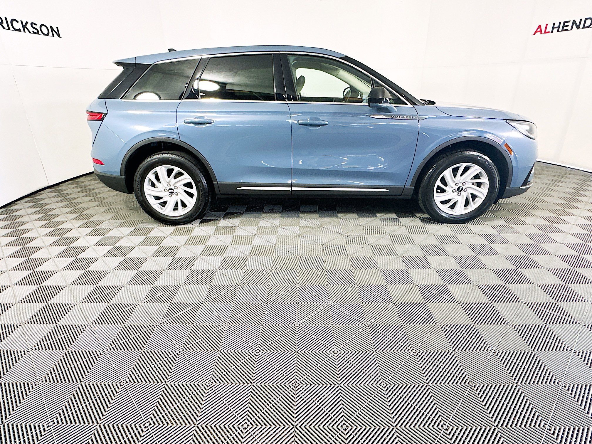 Used 2023 Lincoln Corsair FWD video 2