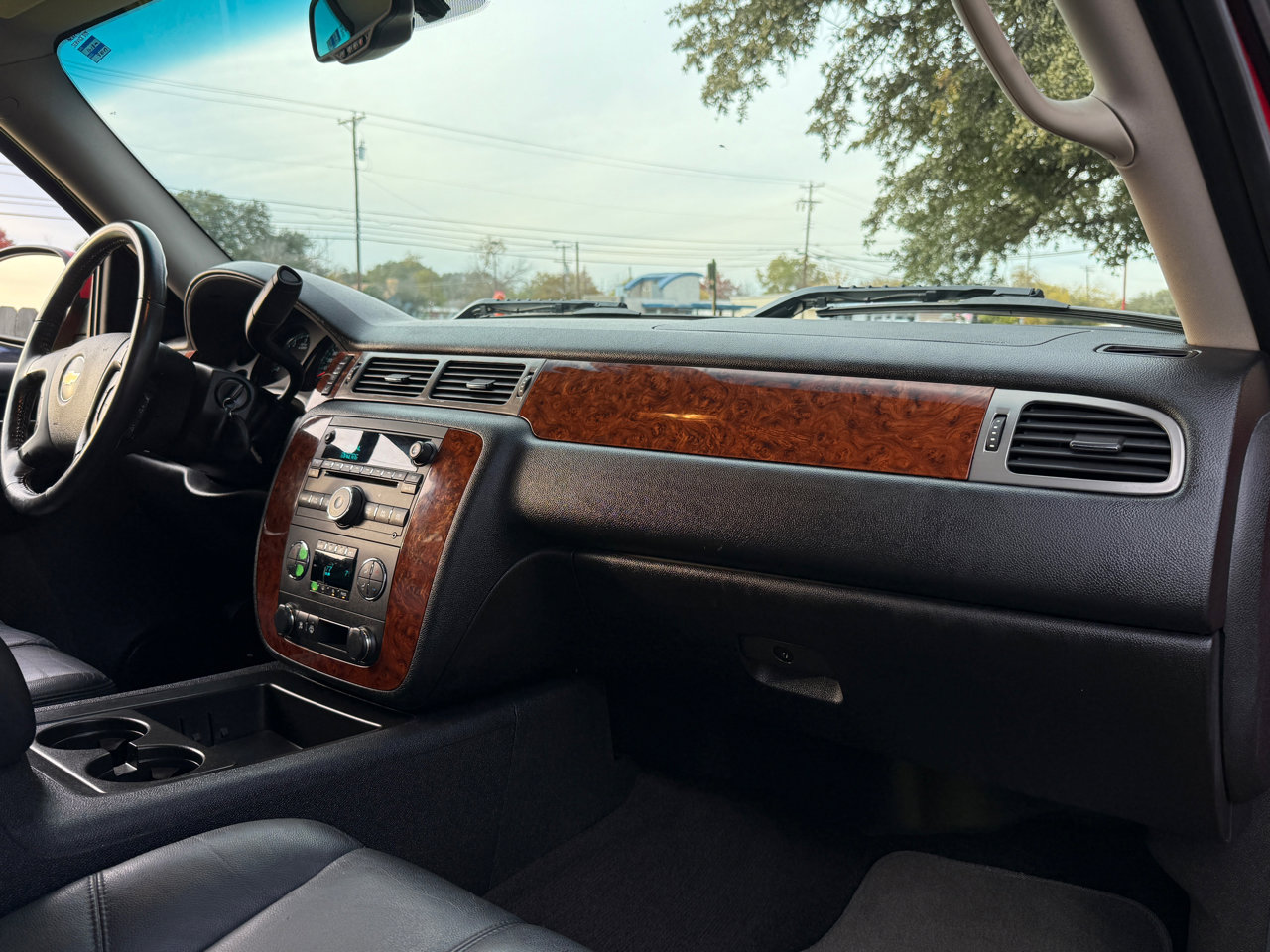 Used 2008 Chevrolet Silverado 1500 LTZ w/ EZ-Lift Tailgate Package image 16