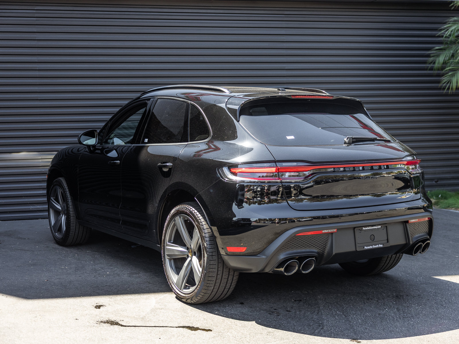 Certified 2026 Porsche Macan AWD/4WD image 3