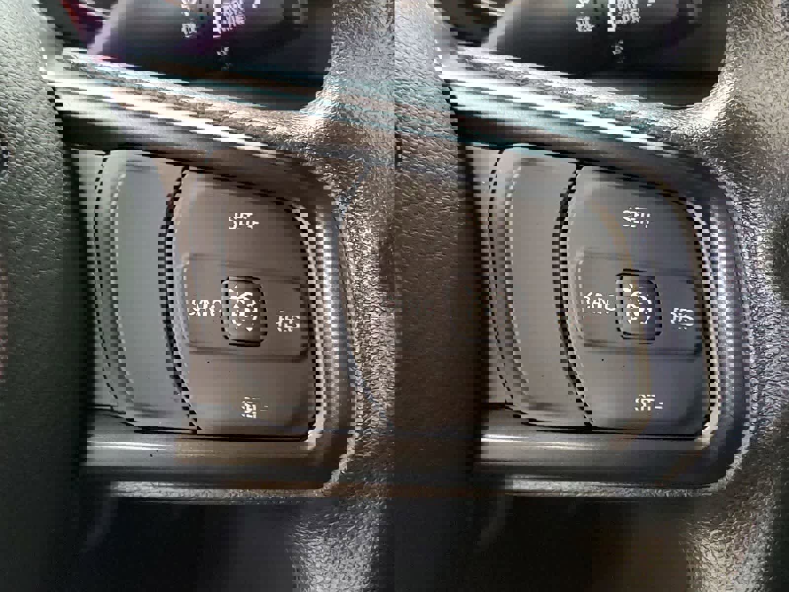 Used 2023 Jeep Gladiator Sport image 12