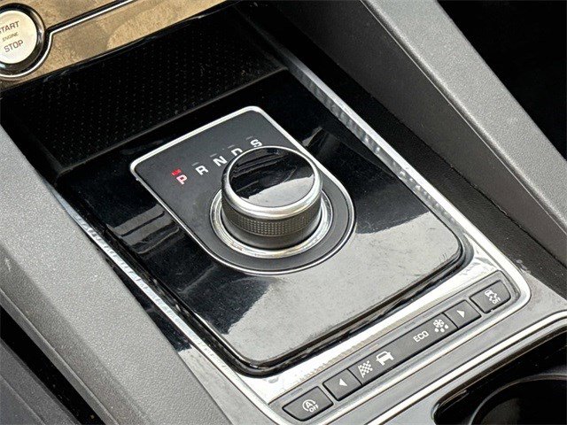Used 2018 Jaguar F-PACE Premium image 23