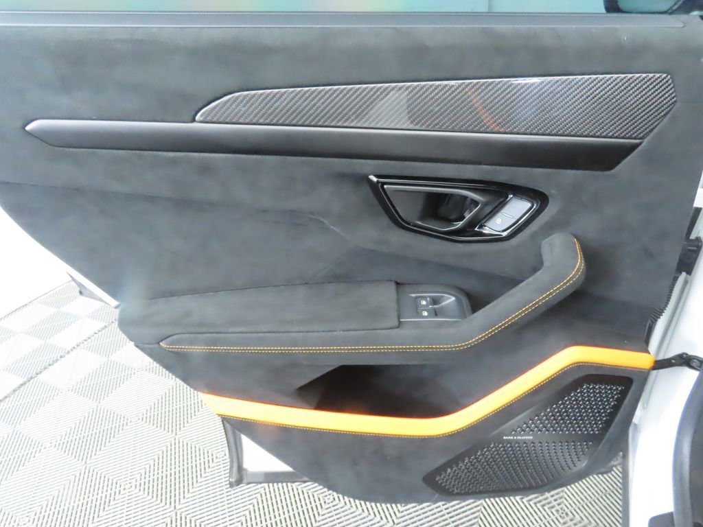 Used 2024 Lamborghini Urus Performante image 27