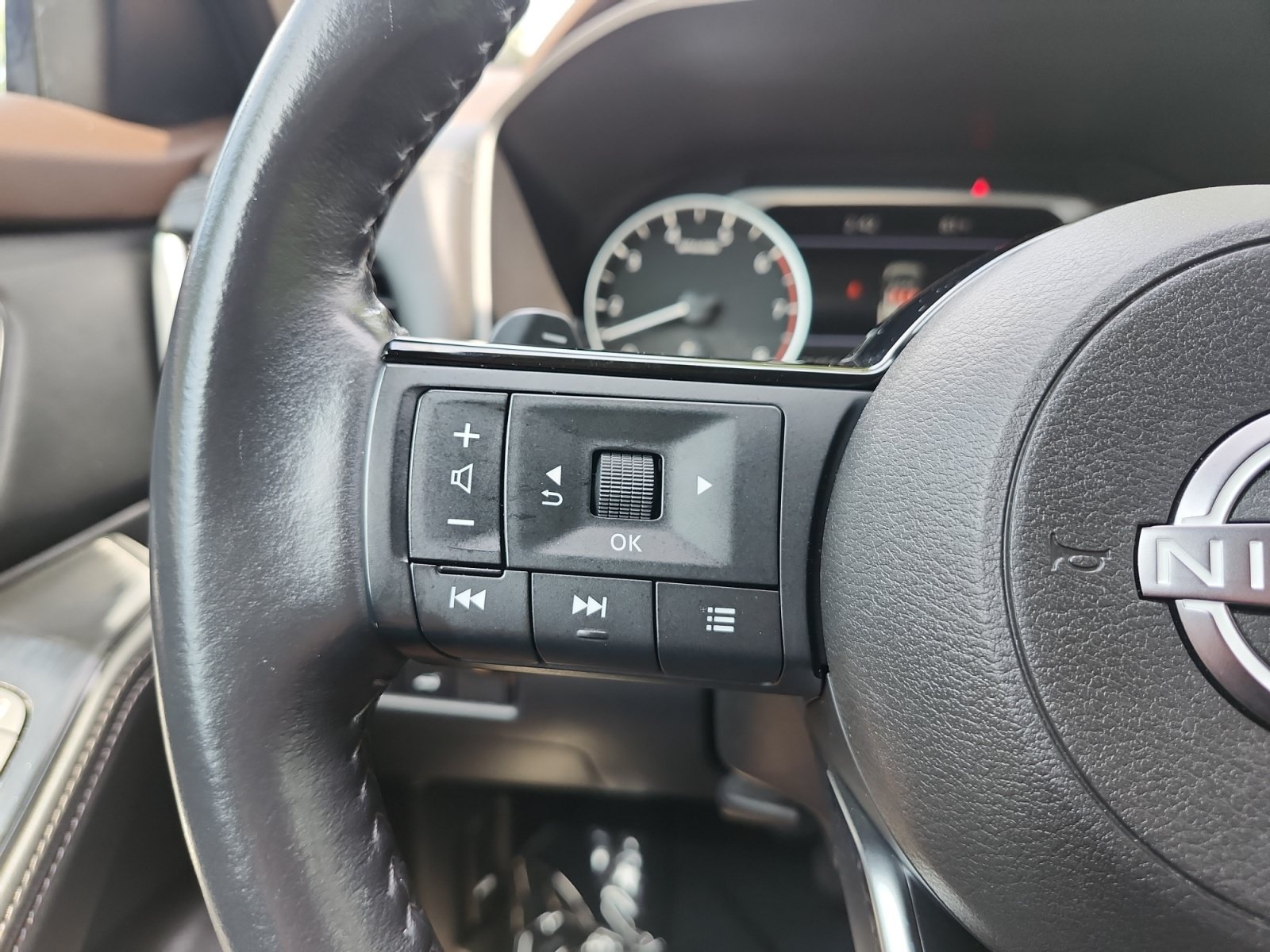 Used 2023 Nissan Rogue SL w/ SL Premium Package AWD/4WD image 25