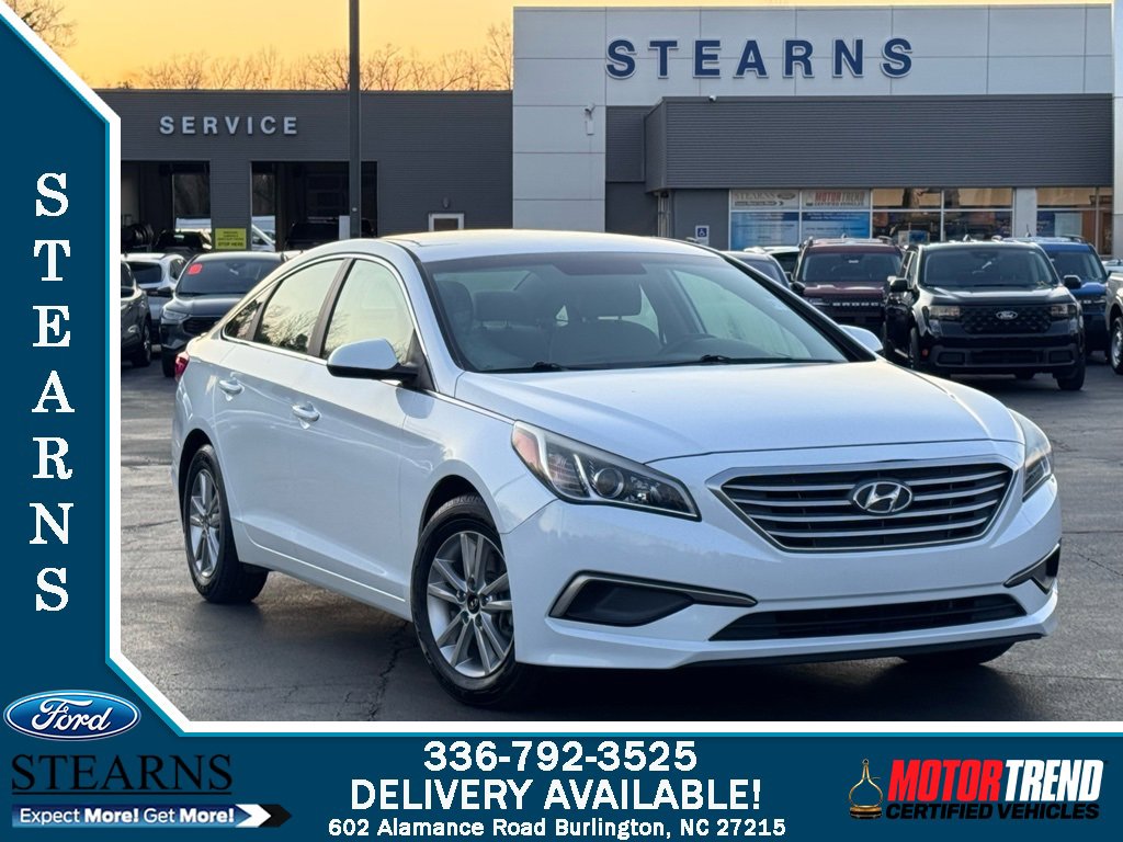 Used 2017 Hyundai Sonata SE image 1