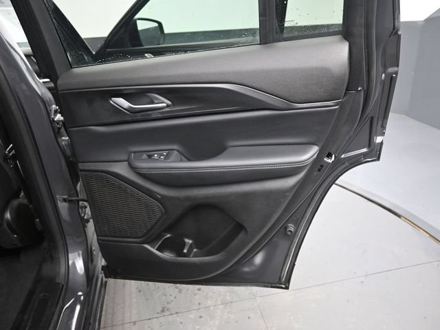 Used 2024 Jeep Grand Cherokee Laredo AWD/4WD image 16