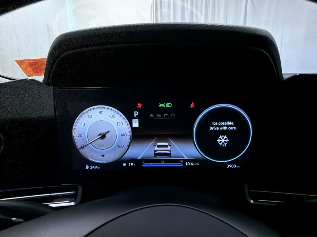 Used 2025 Hyundai Elantra SEL image 6