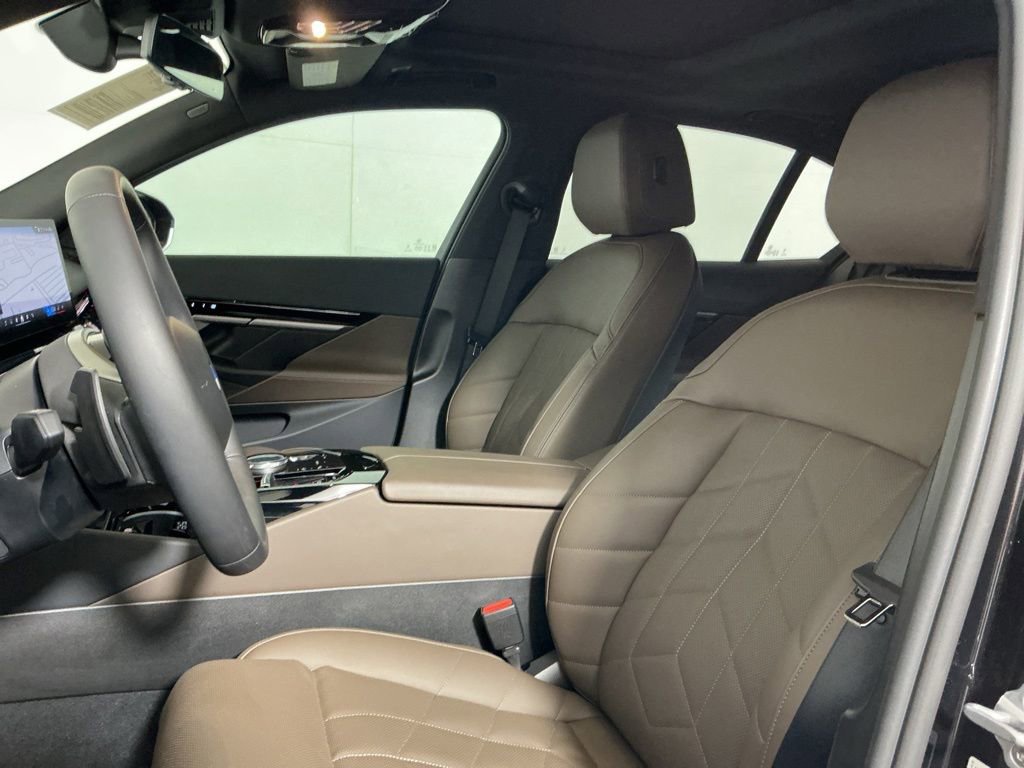 Certified 2025 BMW 530i w/ Premium Package RWD image 21