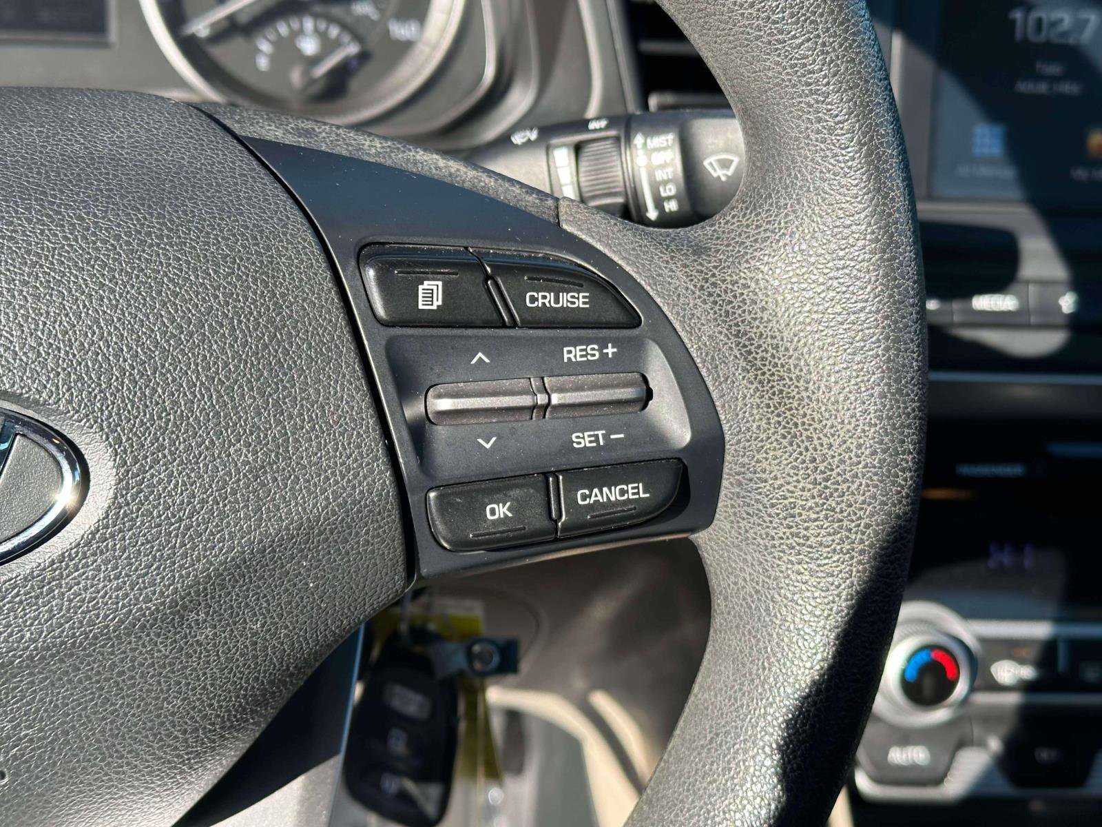 Used 2020 Hyundai Elantra SEL image 18