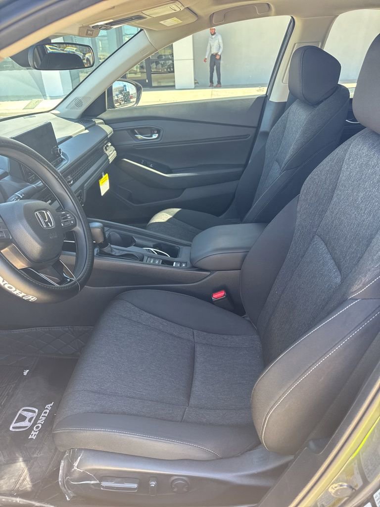 Used 2025 Honda Accord SE image 9