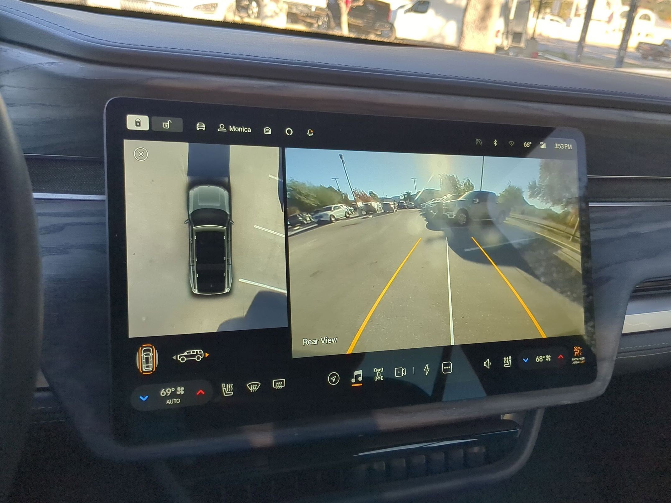 Used 2022 Rivian R1S Launch Edition image 16