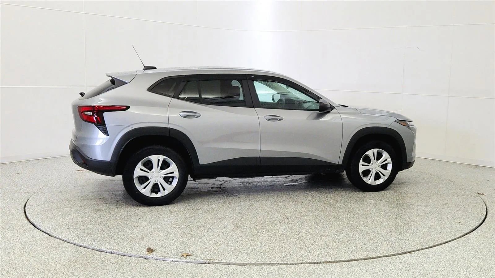 Used 2025 Chevrolet Trax LS w/ Driver Confidence Package FWD image 8