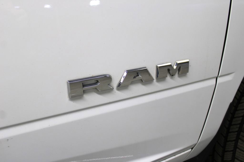 Used 2024 RAM 3500 Big Horn AWD/4WD image 33
