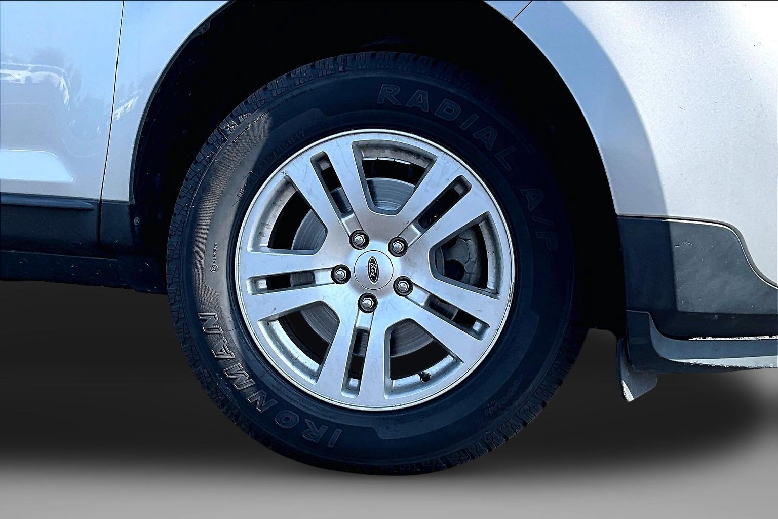 Used 2011 Ford Edge SE FWD image 8