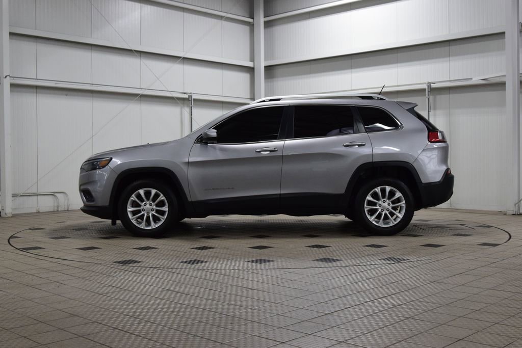 Used 2019 Jeep Cherokee Latitude w/ Cold Weather Group image 4
