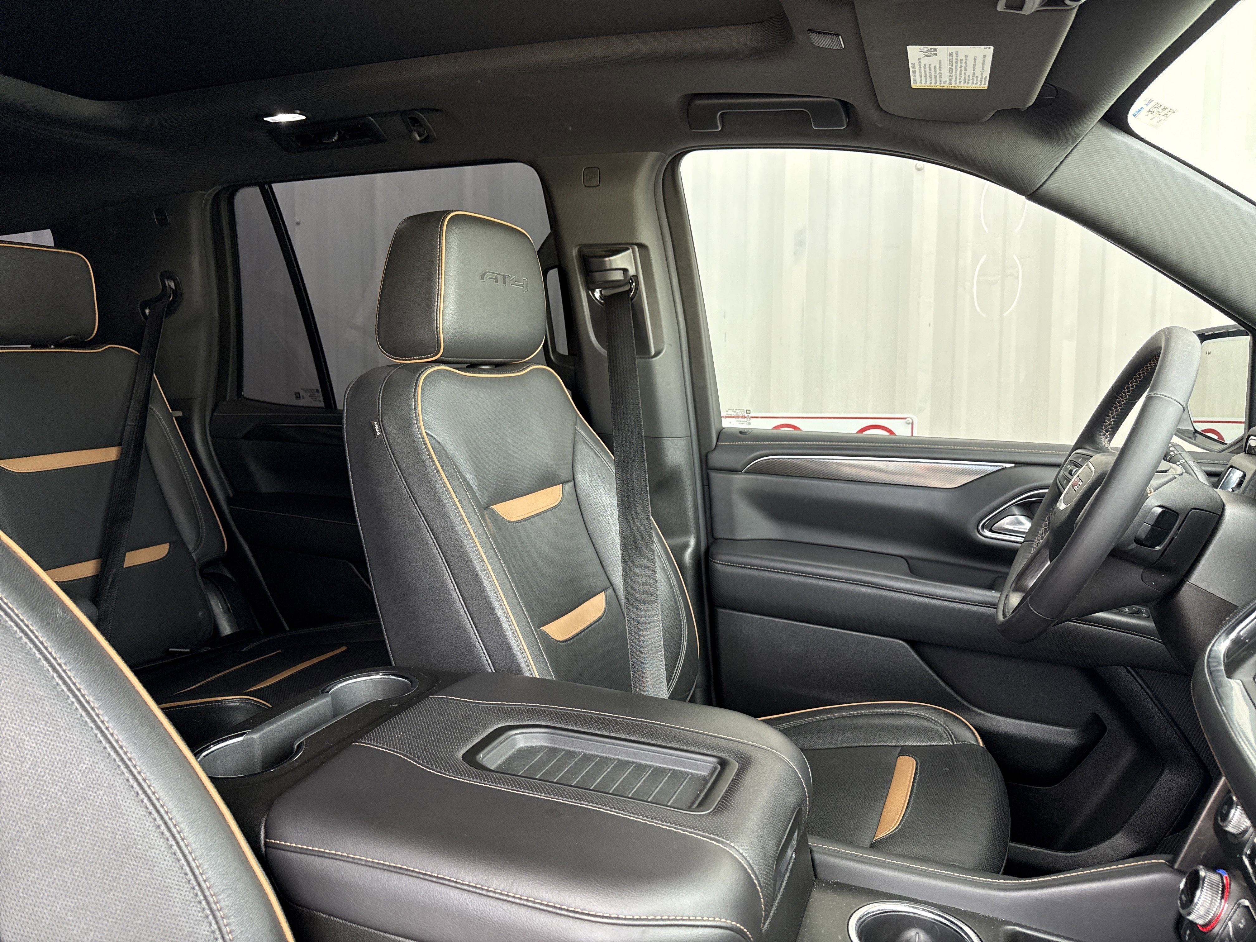 Used 2022 GMC Yukon AT4 image 47