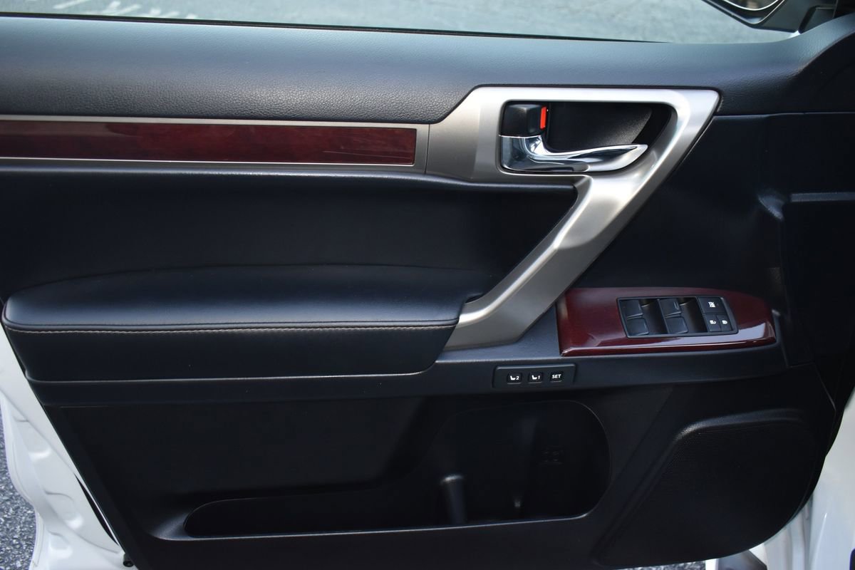 Used 2014 Lexus GX 460 w/ Premium Package image 47