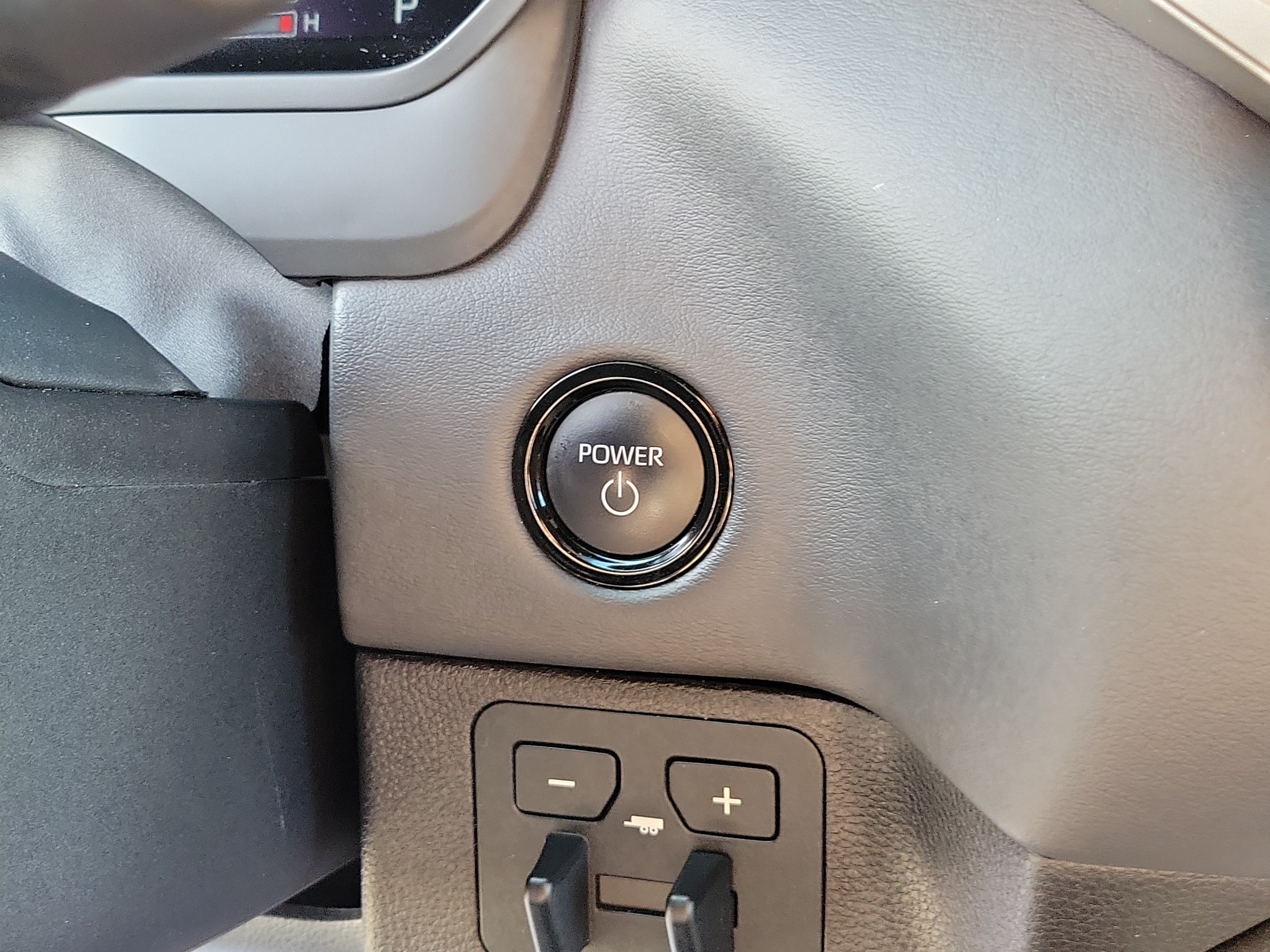 Used 2026 Toyota Sequoia Platinum w/ Tow Technology Package AWD/4WD image 31
