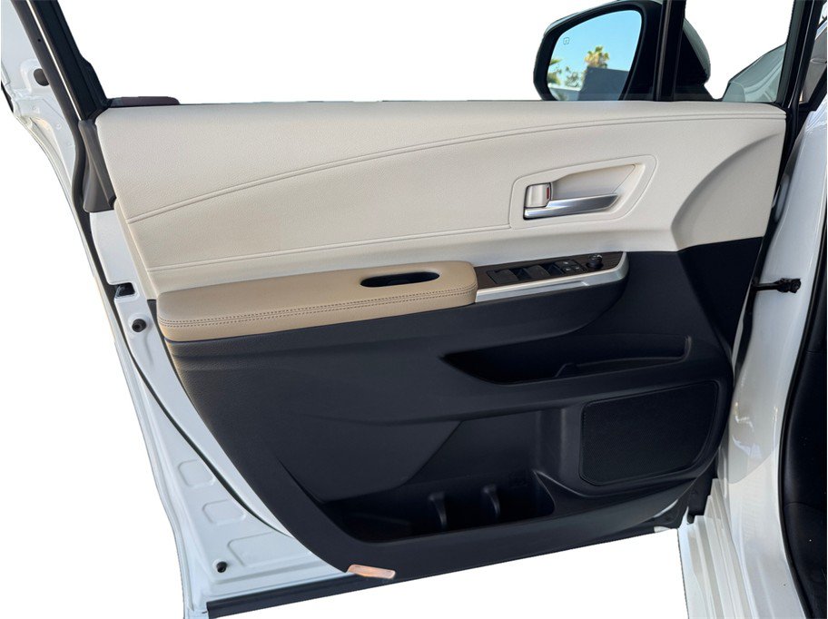 Used 2021 Toyota Sienna XLE w/ XLE Plus Package FWD image 18