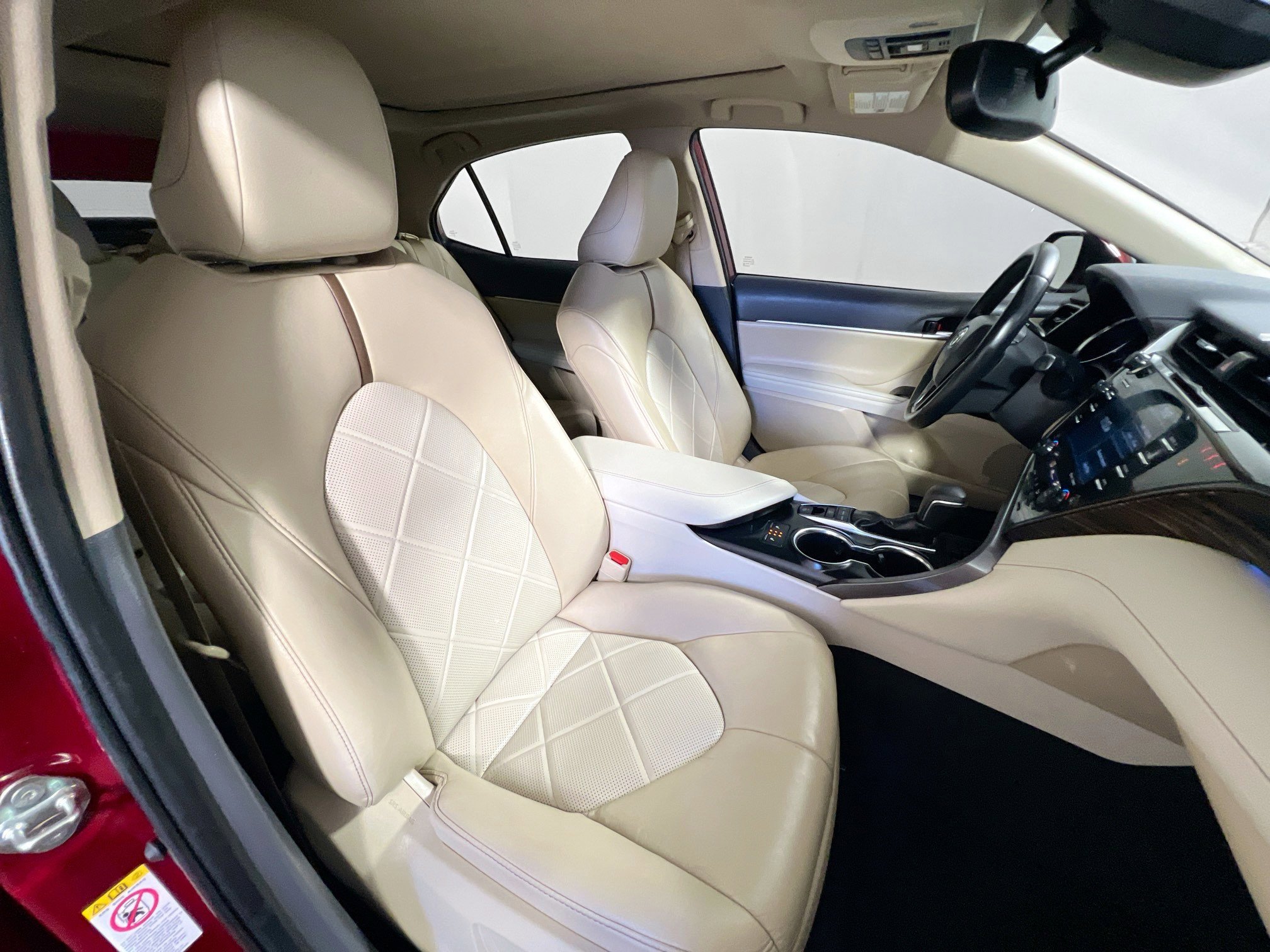 Used 2019 Toyota Camry XLE image 29