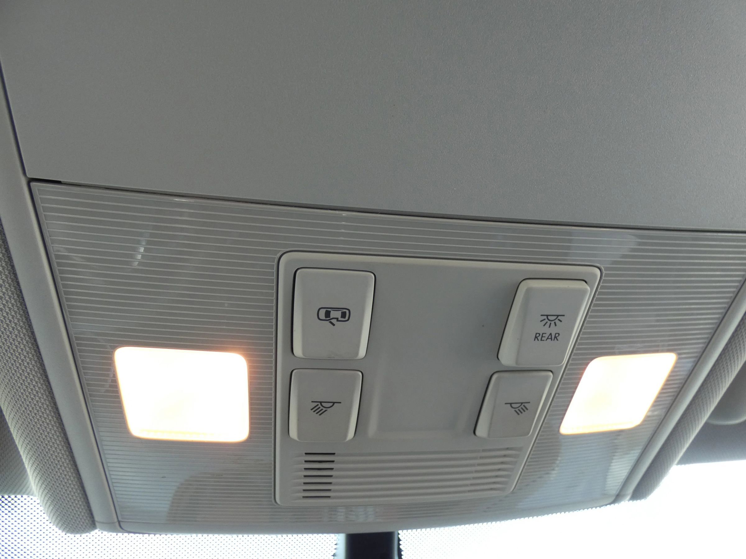 Used 2018 Volkswagen Golf S image 68