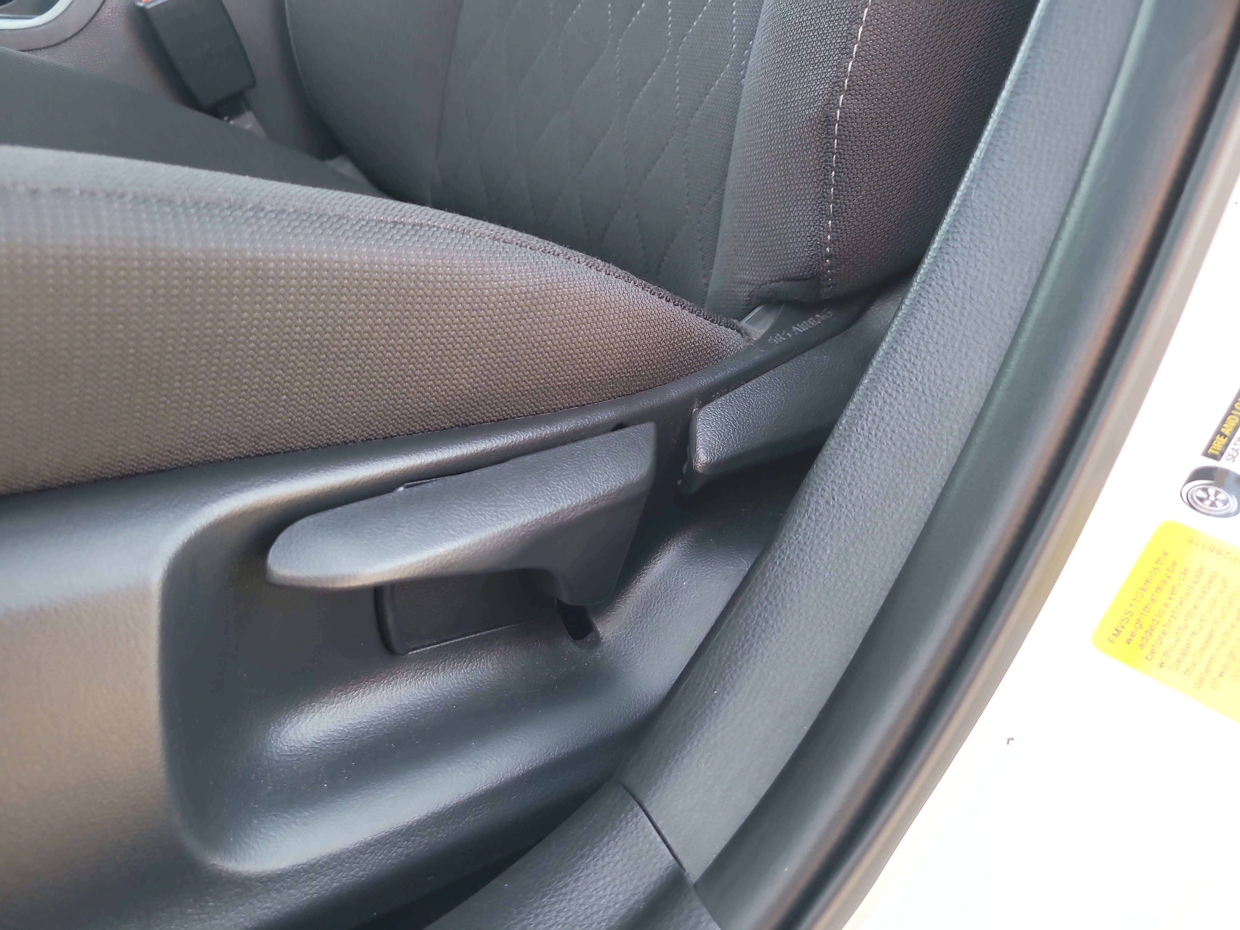 Used 2025 Toyota Corolla LE FWD image 18