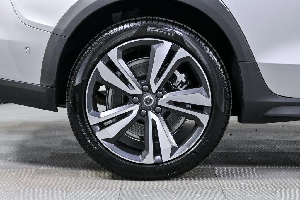 Certified 2025 Volvo V60 B5 Cross Country Plus image 39