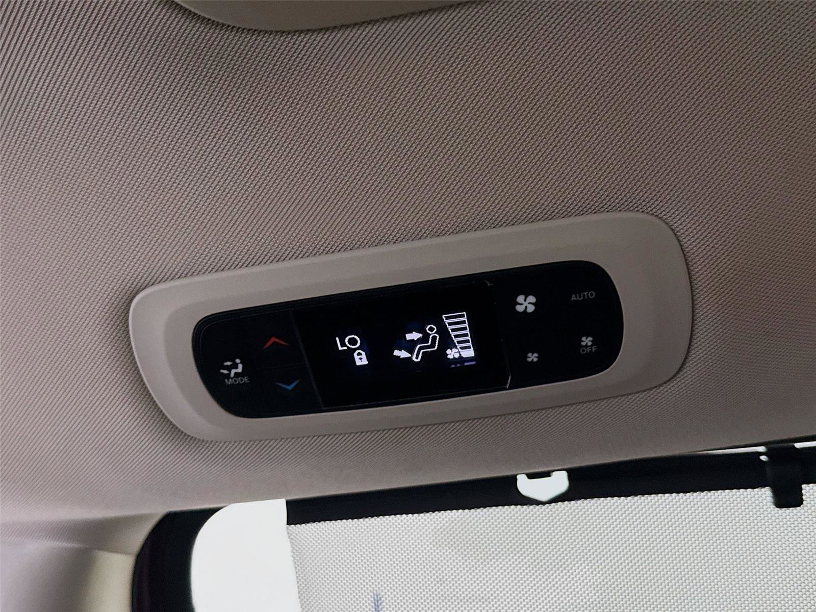 Used 2018 Chrysler Pacifica Touring Plus image 22