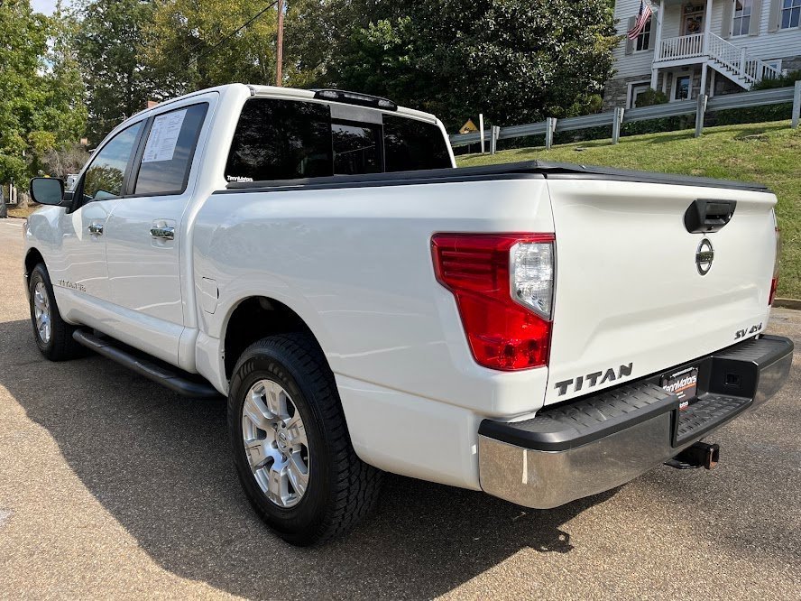 Used 2019 Nissan Titan SV image 34