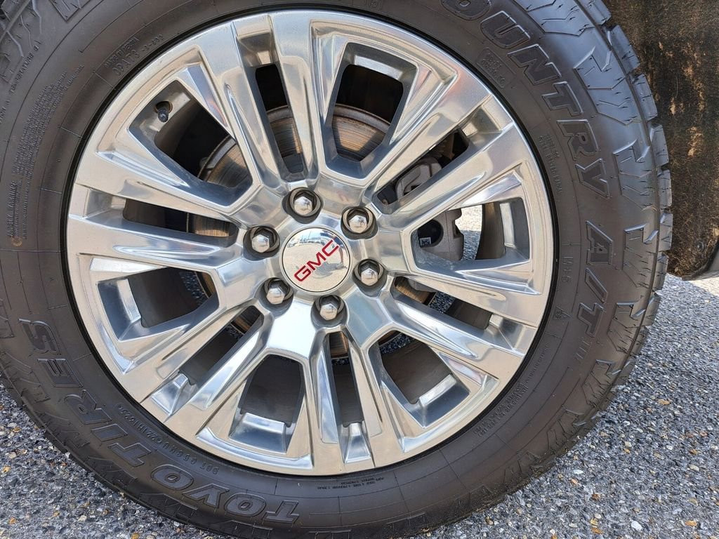 Used 2023 GMC Yukon Denali RWD image 26