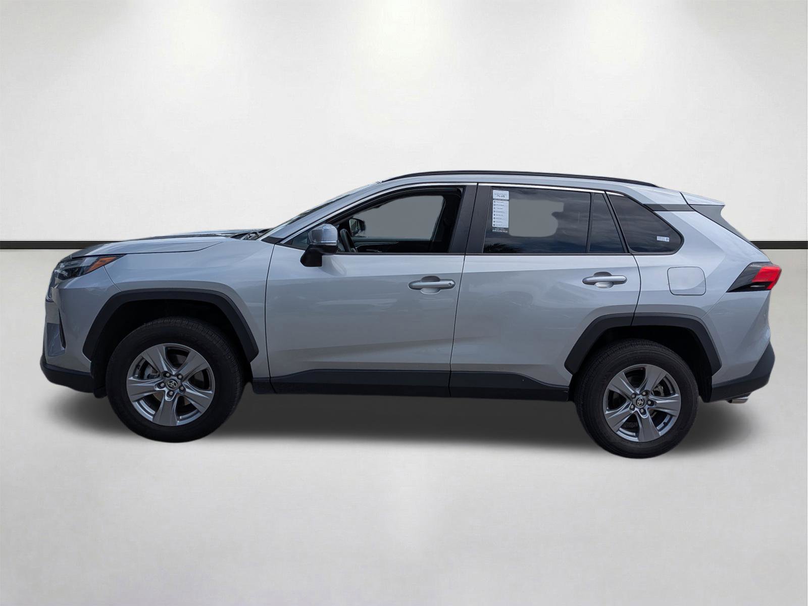 Used 2024 Toyota RAV4 XLE FWD image 7