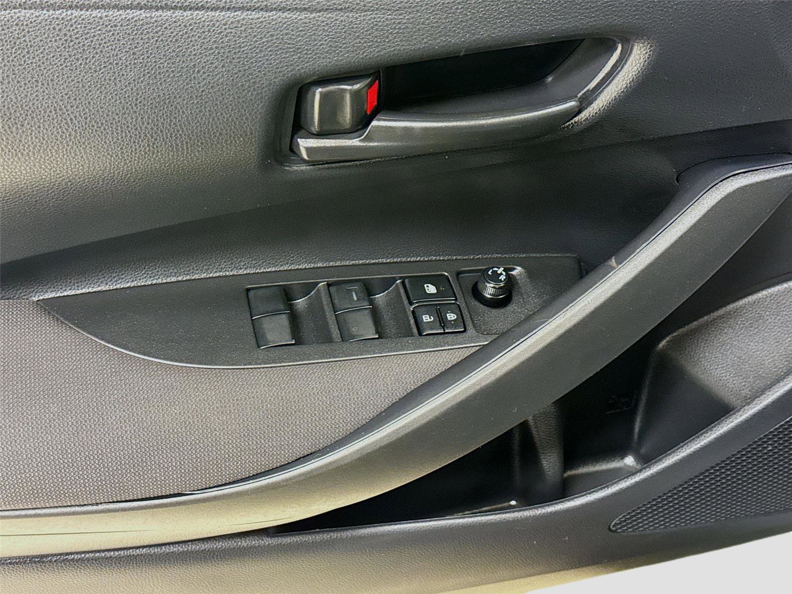 Used 2023 Toyota Corolla LE image 17