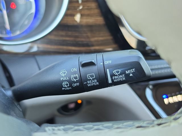 Used 2021 Chrysler Pacifica Limited AWD/4WD image 22